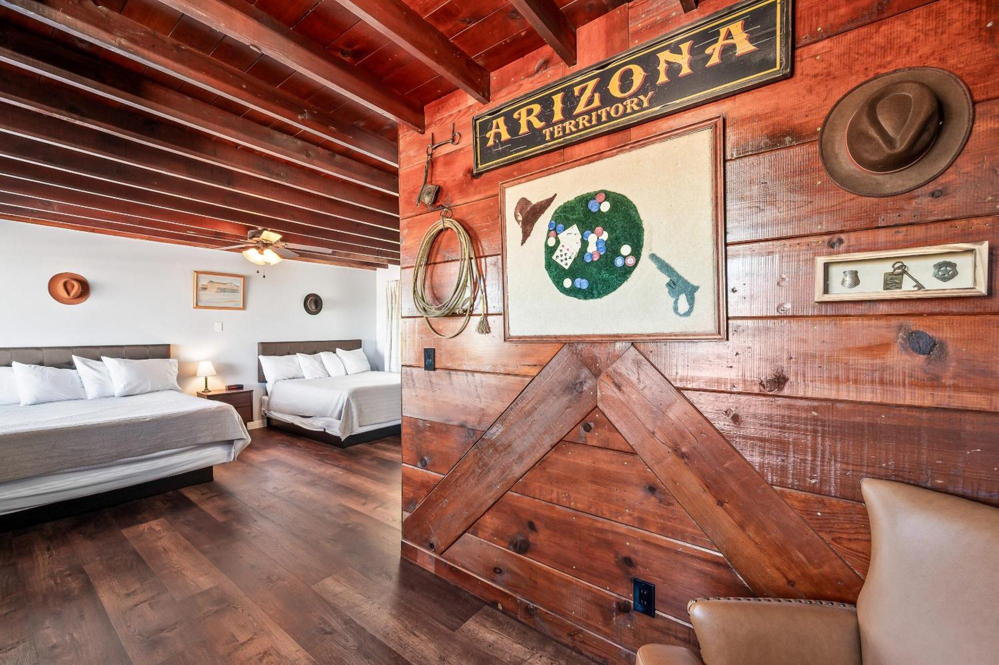 Sagebrush Inn 툼스톤 객실 사진 A guest room at the hotel