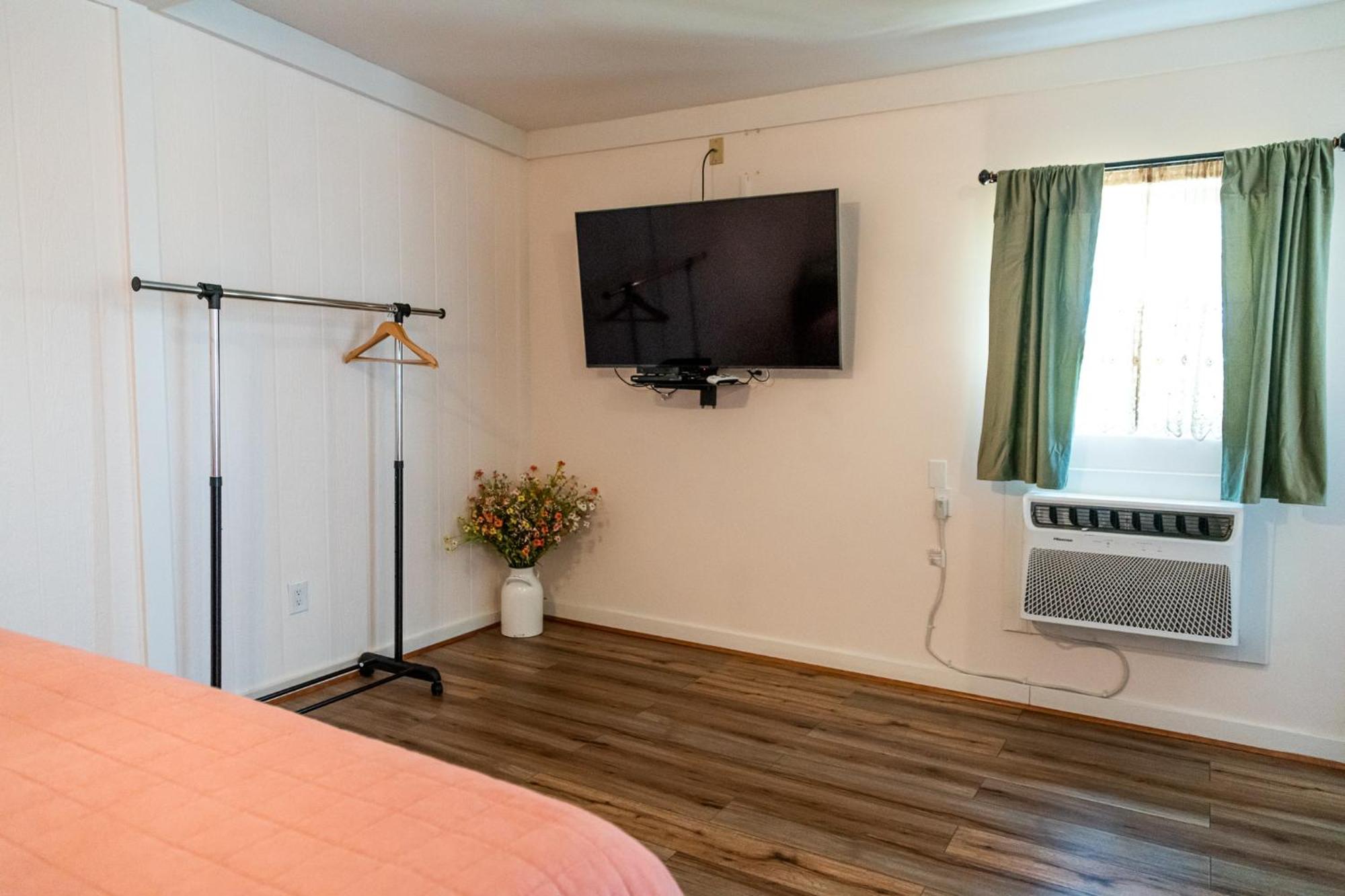 Sagebrush Inn 툼스톤 객실 사진 A room at the motel